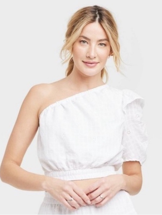 Universal Thread Tops - Universal Thread One-Shoulder White Eyelet Crop Top.
Size XXL